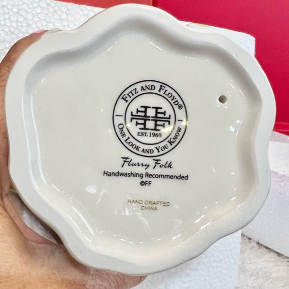 Fitz and Floyd Flurry Folk Snowman
Footed Bowl & Candy Cane Spreader Set-NIB - Picture 7 of 9